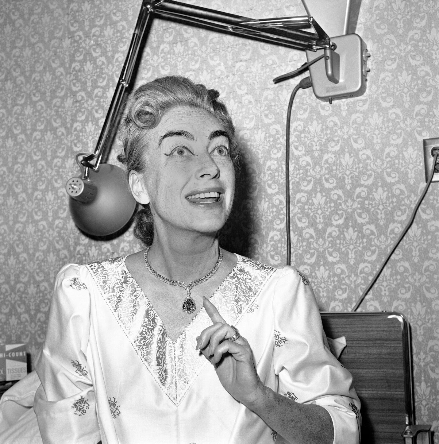 1977: Joan Crawford